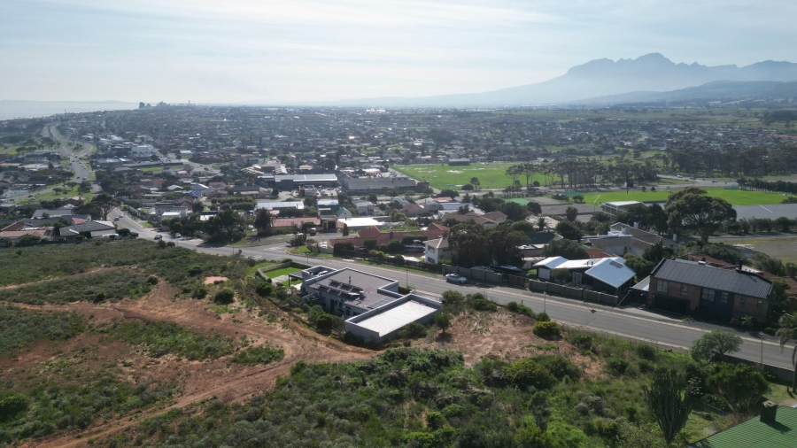 0 Bedroom Property for Sale in Mountainside Western Cape